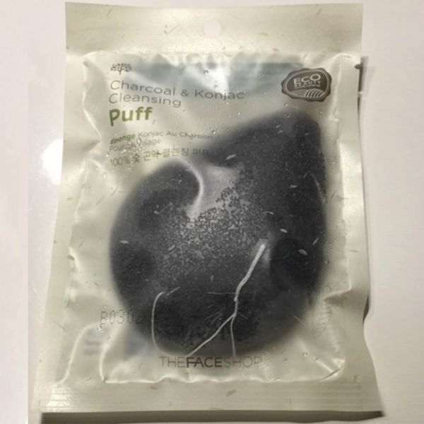 The Body Shop Charcoal Konjac Sponge